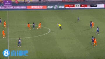 闪电进球！邵子钦前场抢断后与队友完成配合，突入禁区推射破门