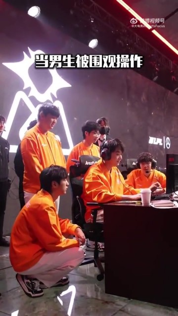 回归最纯粹的快乐~当你Solo选边被围观操作时...