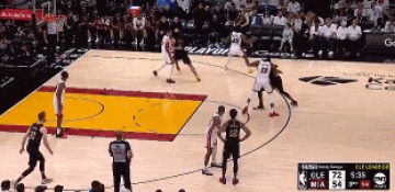 🥵这谁能顶住！杰罗姆借掩护 弧顶加长一步三分再手起刀落！